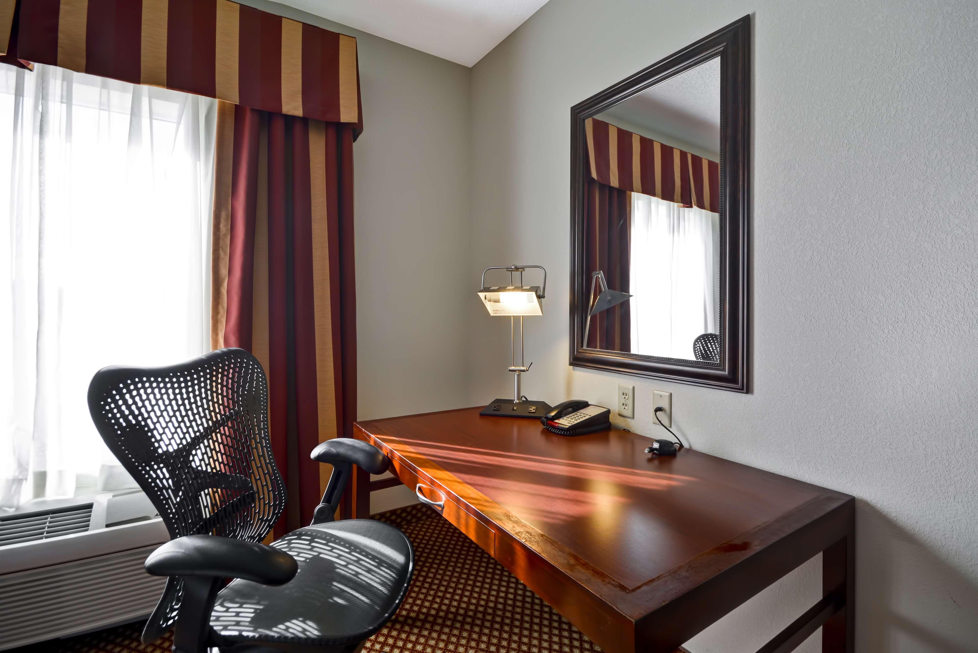 Hilton Garden Inn Tampa Riverview Brandon Bagian luar foto