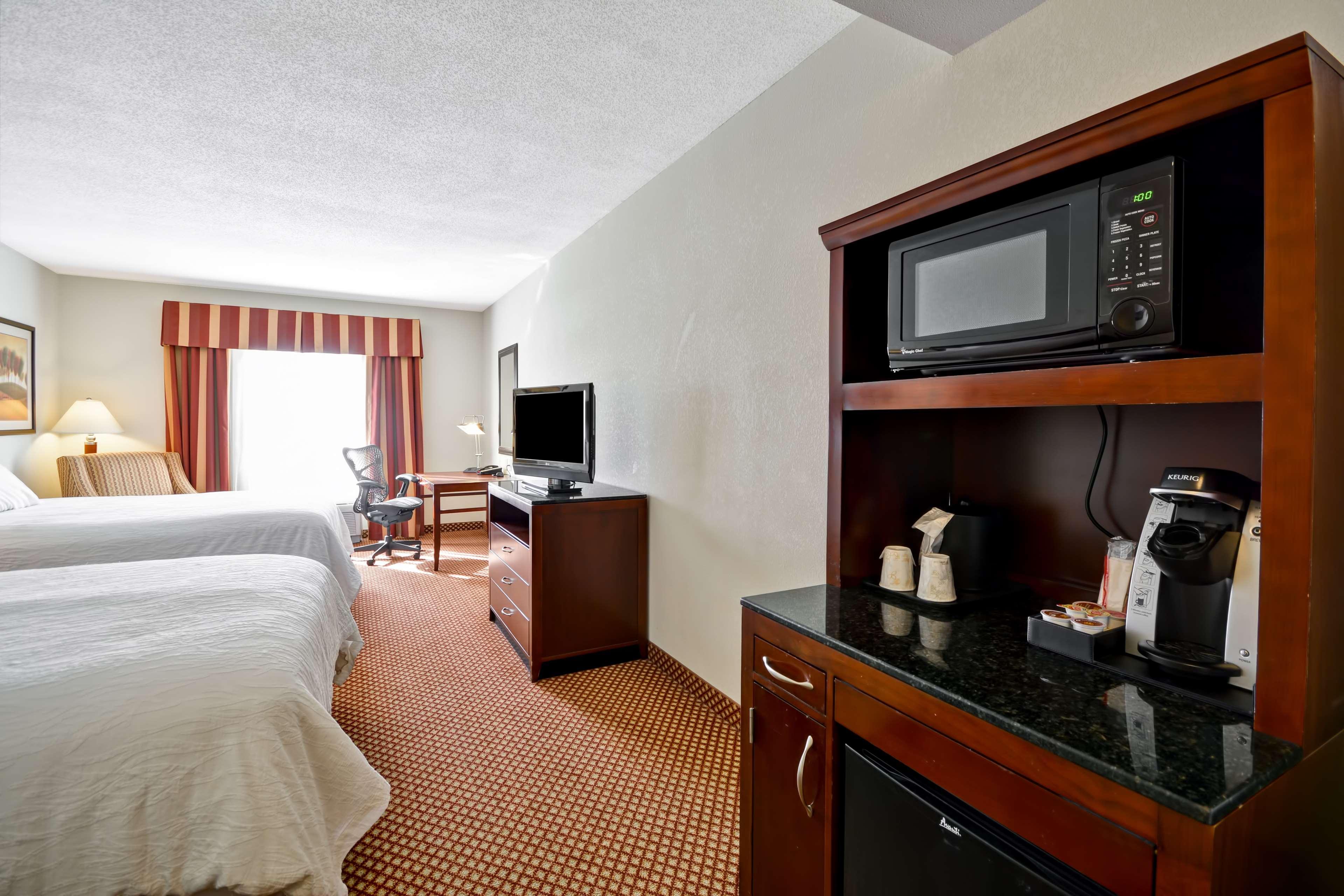 Hilton Garden Inn Tampa Riverview Brandon Bagian luar foto