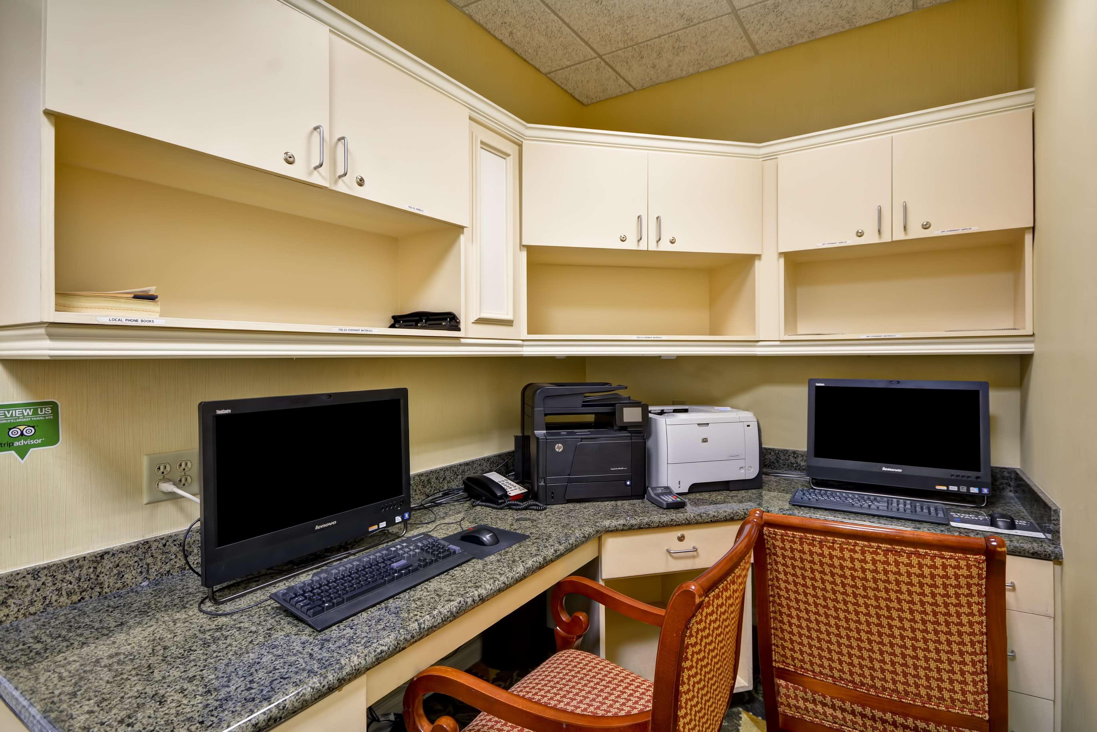 Hilton Garden Inn Tampa Riverview Brandon Bagian luar foto