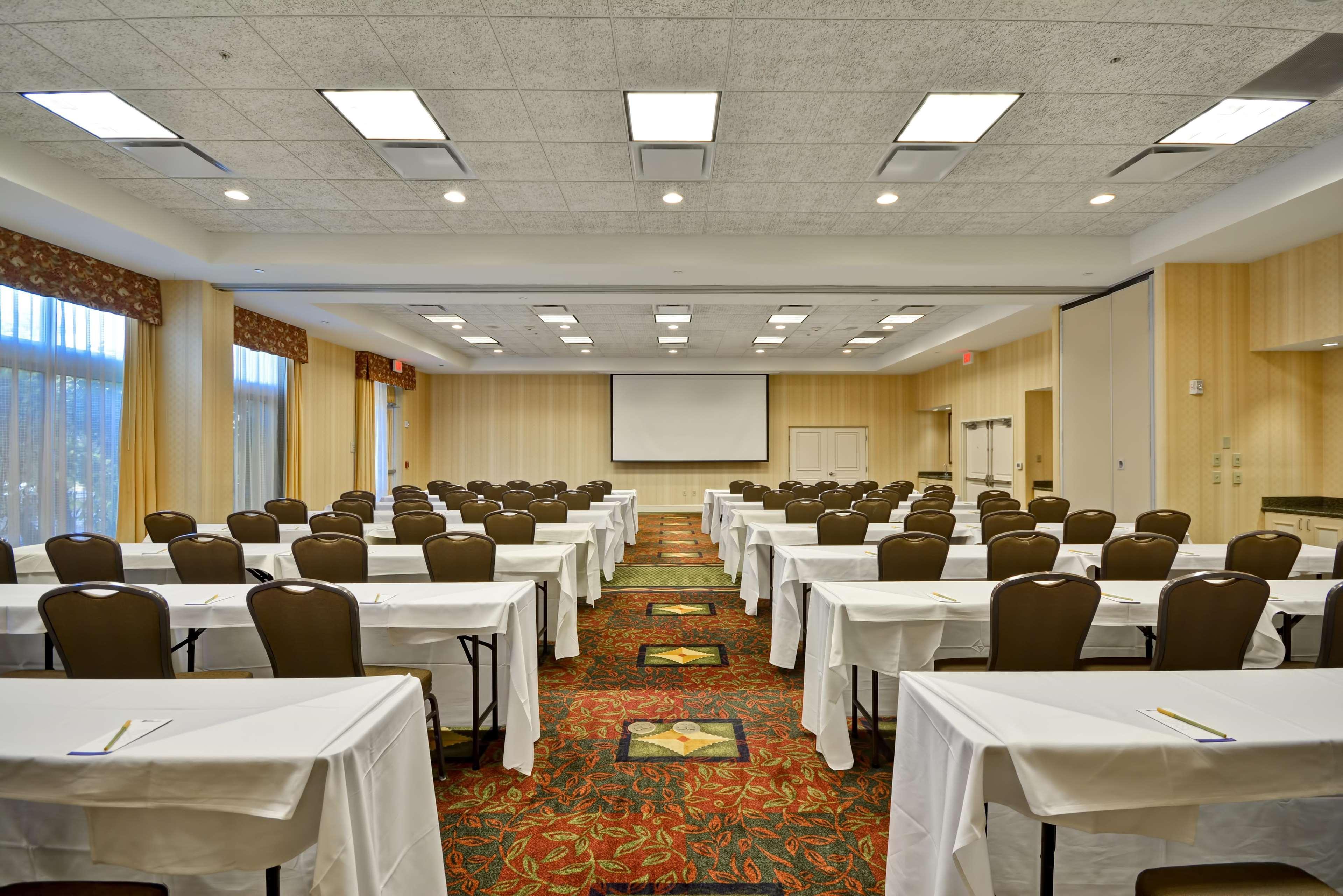 Hilton Garden Inn Tampa Riverview Brandon Bagian luar foto
