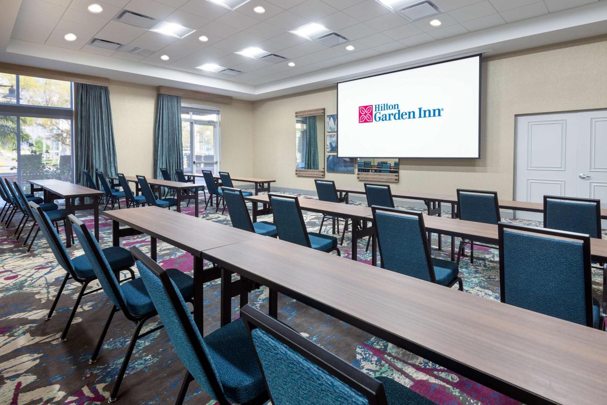 Hilton Garden Inn Tampa Riverview Brandon Bagian luar foto