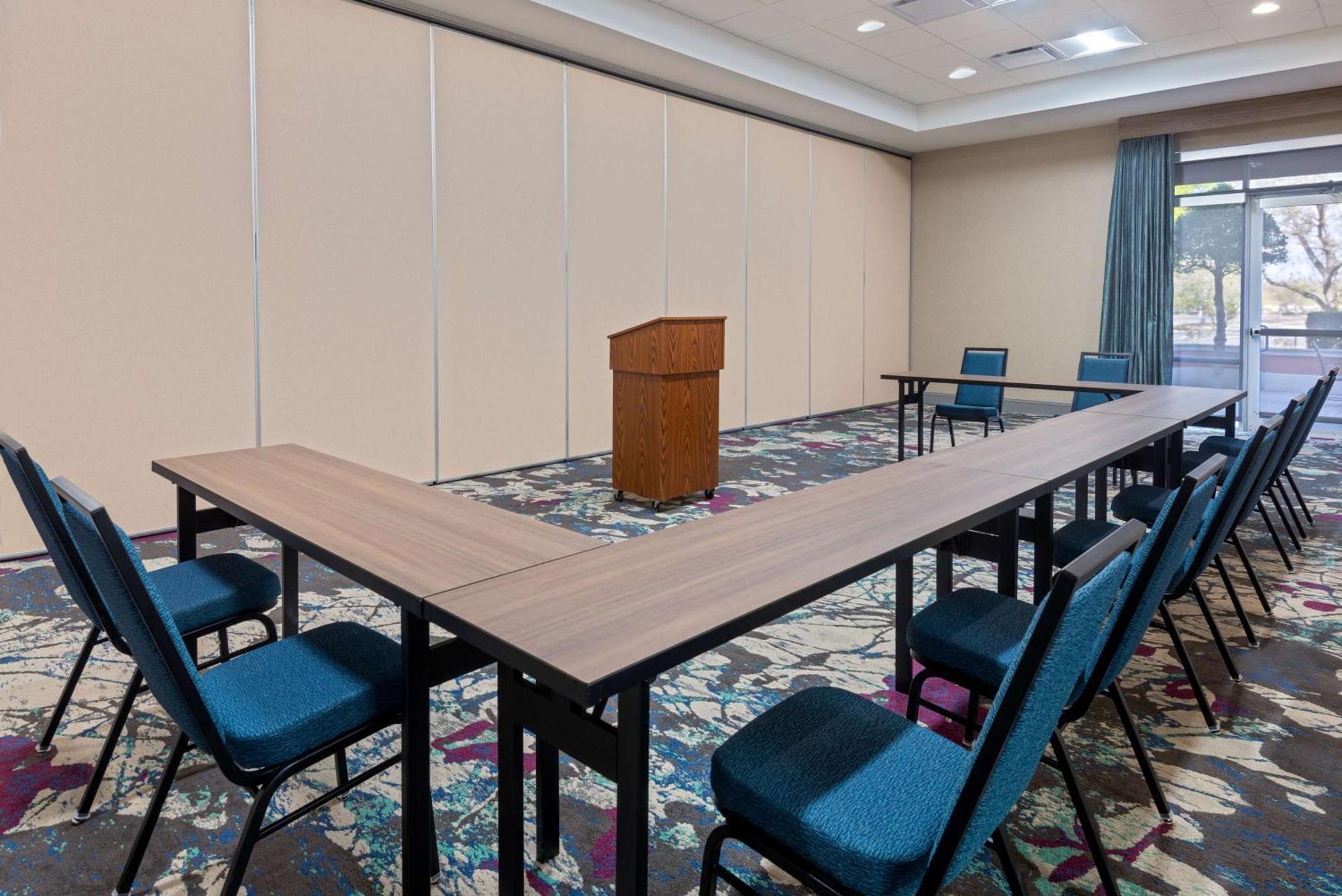 Hilton Garden Inn Tampa Riverview Brandon Bagian luar foto